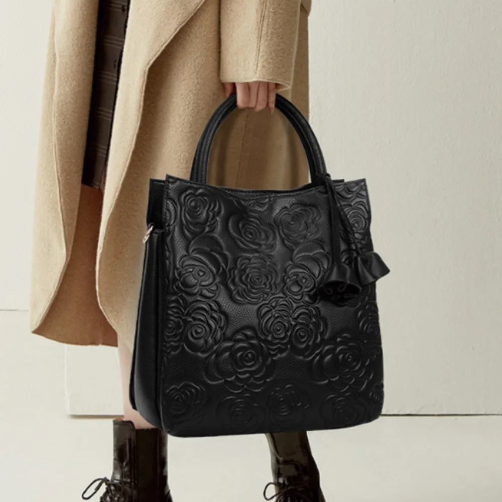 Luxury Bags That Are Vegan - حقيبة يد نسائية فاخرة أنيقة بتصميم