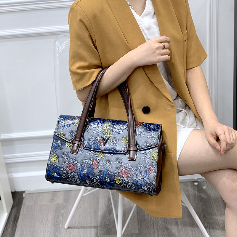 Luxury Bags That Are Vegan - حقائب يد نسائية فاخرة بتصميم زهور