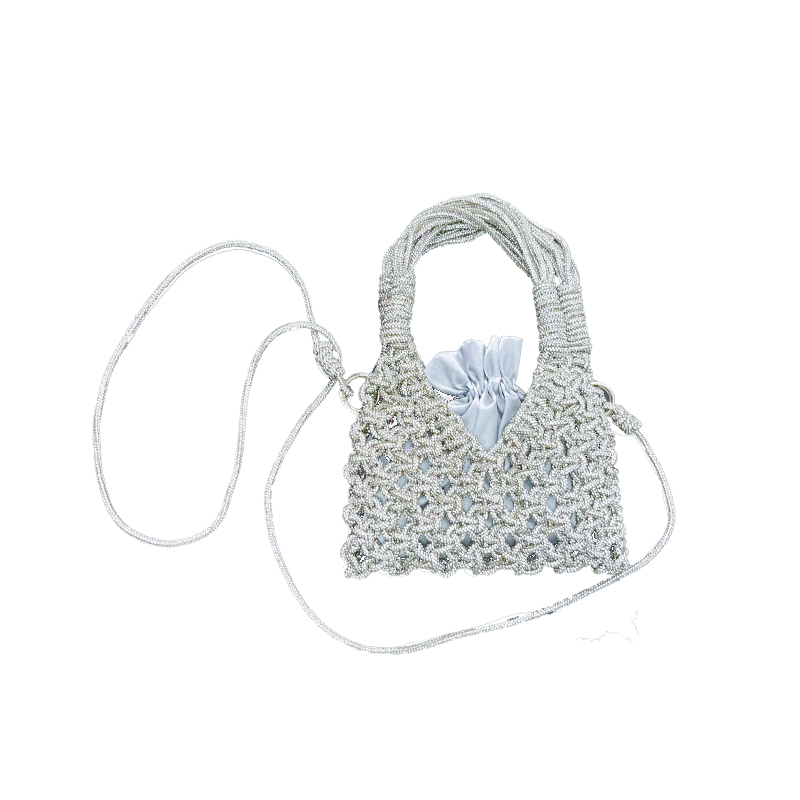 Luxury Bags Trend 2025 - حقيبة كتف فاخرة بتصميم ألماس لامع