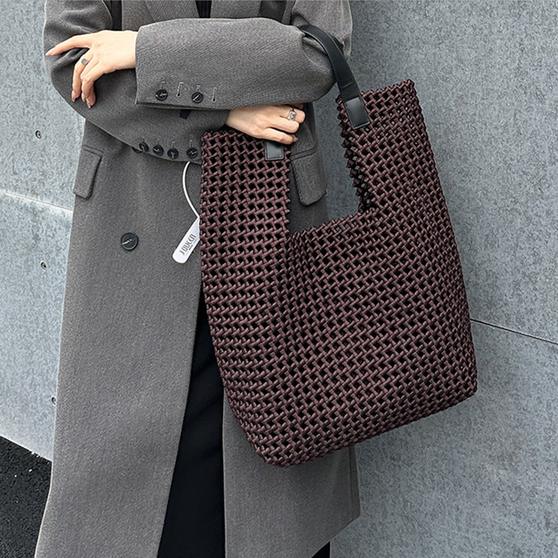 Luxury Bags Trend 2025 - 2025 الفاخرة الجوف خارج المنسوجة سعة
