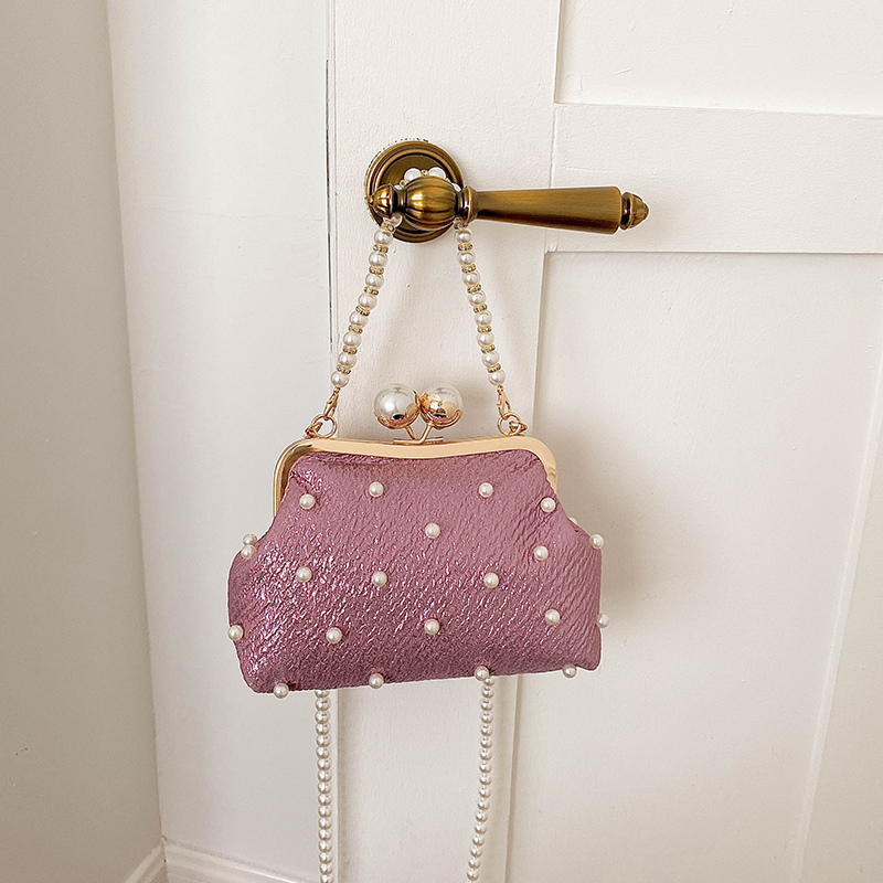 Luxury Bags That Are Affordable - حقيبة سهرة نسائية بقفل قبلة مزينة
