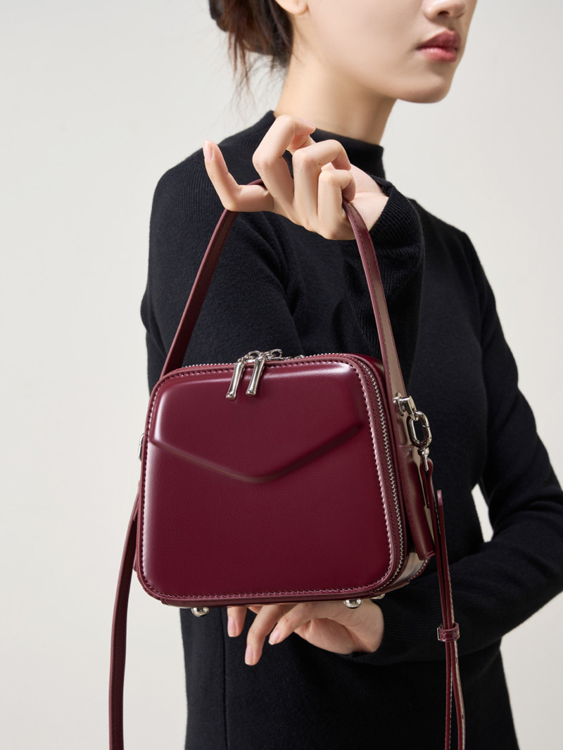 2025 أنثى فاخرة مصمم جودة عالي - مراجعة Luxury Bags Trend 2025 وسعره