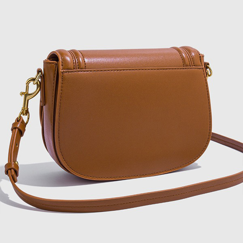 حقيبة كتف نسائية بتصميم بسيط و - مراجعة Luxury Bags That Are Vegan وسعره