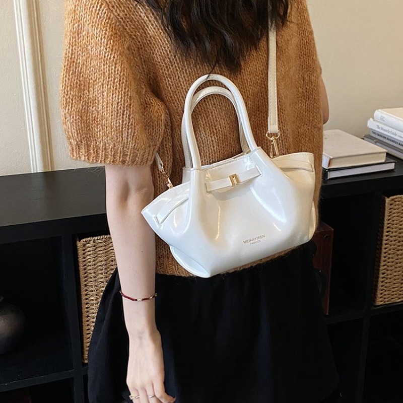 حقيبة حفاضات فاخرة بتصميم عتيق - مراجعة Luxury Bags Best وسعره