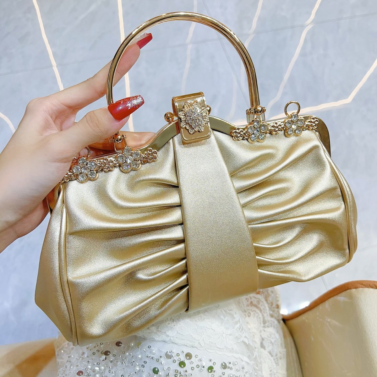 2025 الفاخرة الراقية سحابة الم - مراجعة Luxury Bags Trend 2025 وسعره