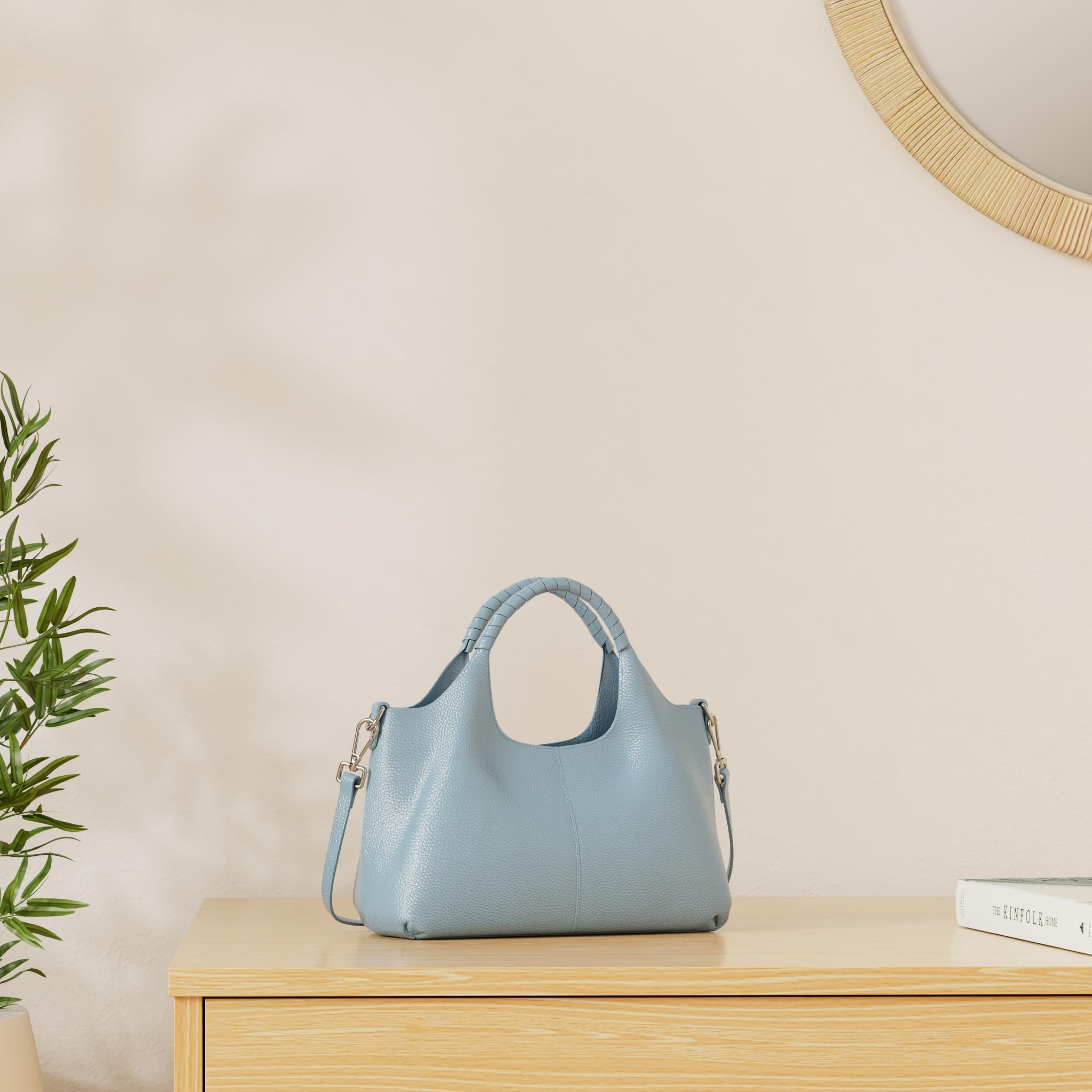حقائب كتف من الجلد الأصلي وحقا - مراجعة Quiet Luxury Bags Designer وسعره