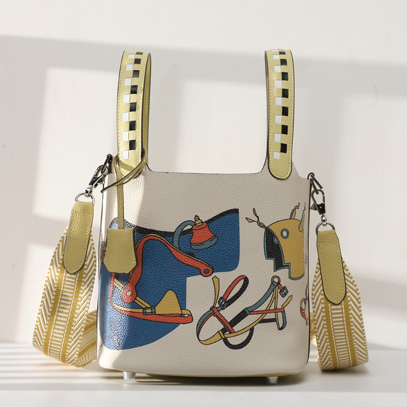 مصمم حقيبة دلو فاخرة المرأة عا - مراجعة Luxury Bags Trend 2025 وسعره