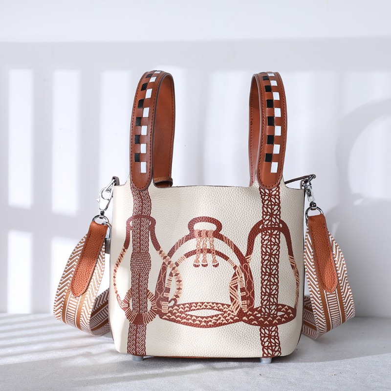 مصمم حقيبة دلو فاخرة المرأة عا - مراجعة Luxury Bags Trend 2025 وسعره