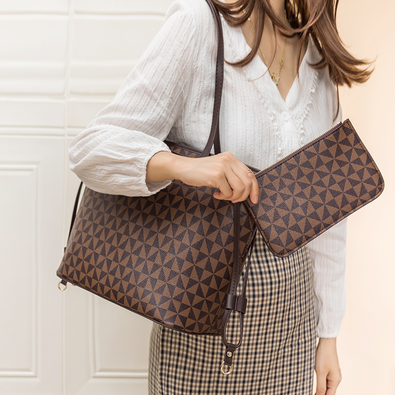 حقيبة كتف فاخرة للنساء، حقيبة  - مراجعة Luxury Bags That Are Vegan وسعره