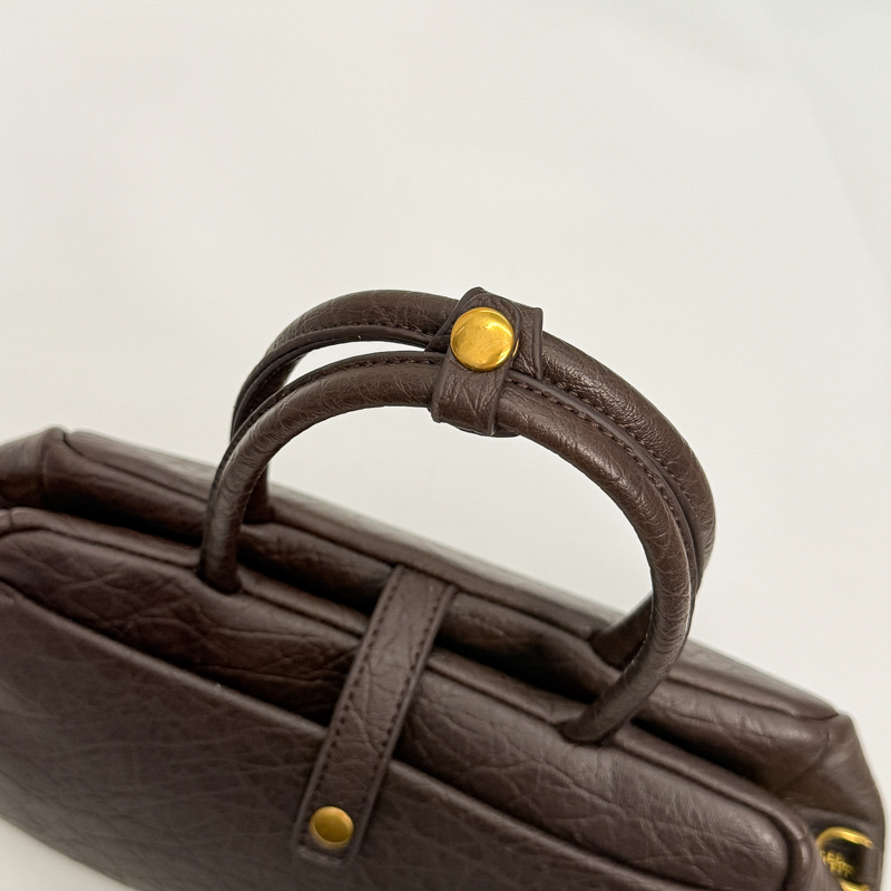 حقائب MOODS الكلاسيكية ذات الم - مراجعة Luxury Bags That Are Vegan وسعره