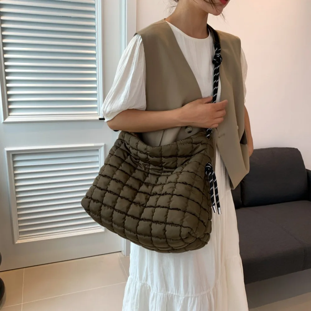 نباتي أسفل مطوي حقائب كتف المر - مراجعة Luxury Bags That Are Vegan وسعره