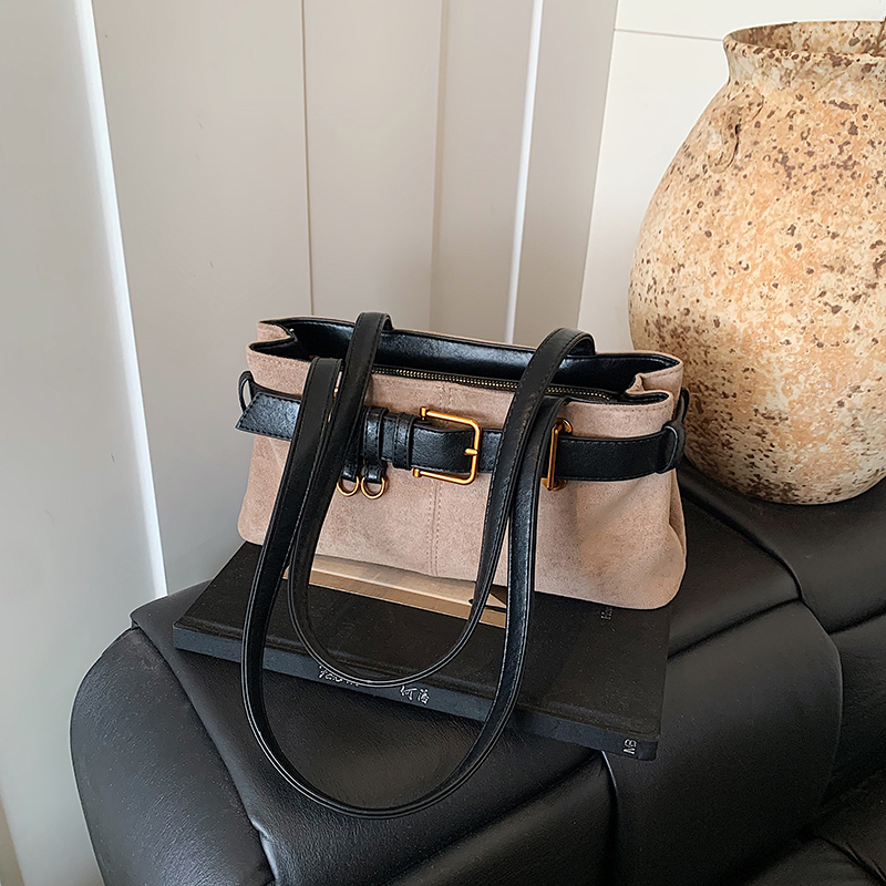 حقيبة كتف نسائية فاخرة جديدة 2 - مراجعة Luxury Bags That Are Vegan وسعره