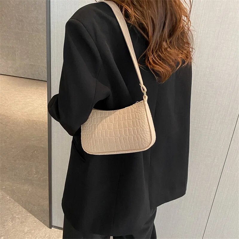 سيدة ورأى الإبط تصميم فاخر حمل - مراجعة Luxury Bags Reseller وسعره